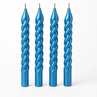 Quatro velas decorativas azuis metalizadas com o corpo torcido em rosca